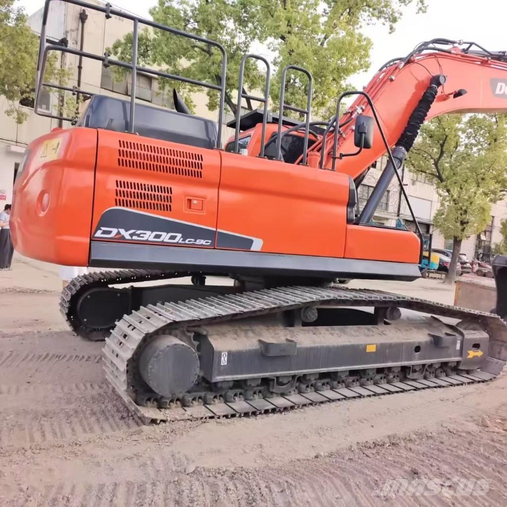 Doosan DX 300 LC Bageri gusjeničari