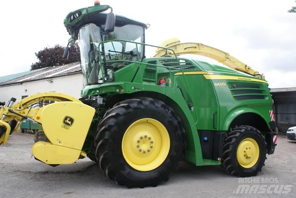 John Deere 8400 T Strojevi za krmu na vlastiti pogon