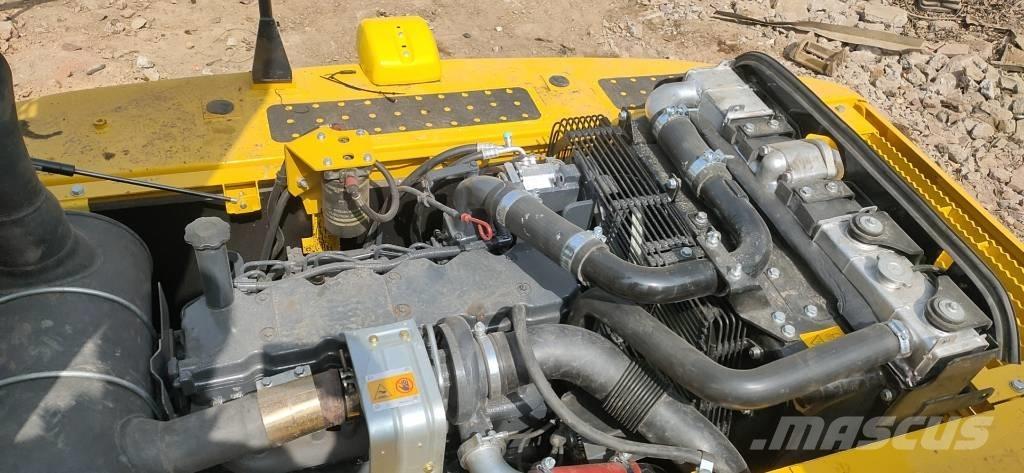 Komatsu PC 200-8 Bageri gusjeničari