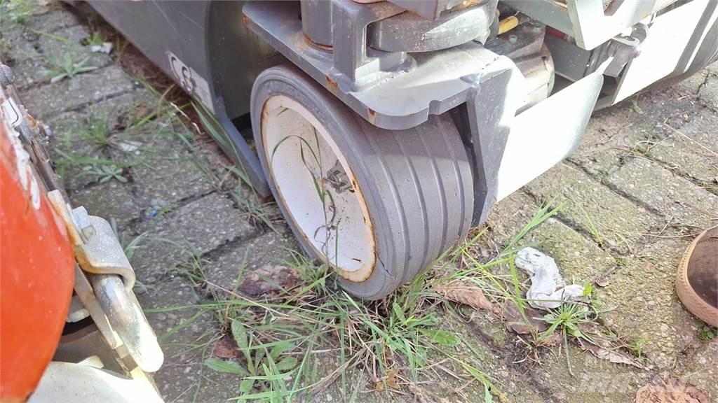 SkyJack SJ12 Ostali kranovi i platforme