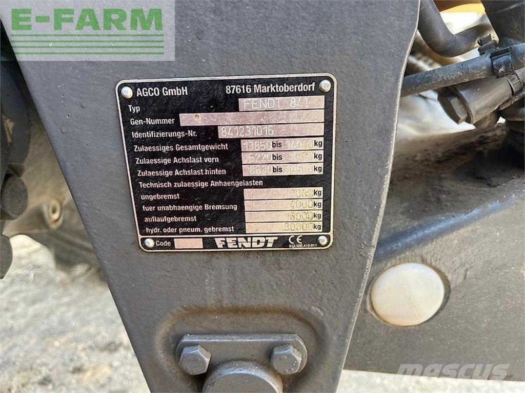 Fendt 826 vario Traktori