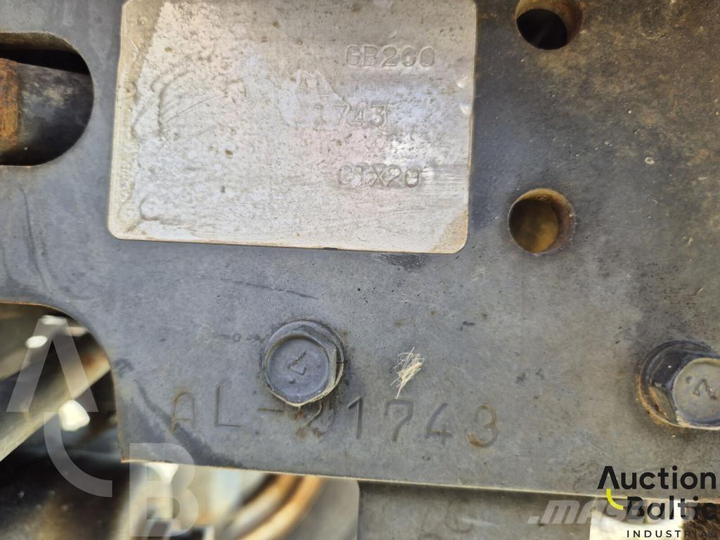 Hitachi CTX20 Traktori