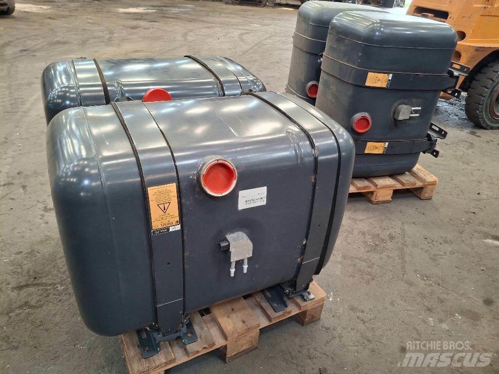 Mercedes-Benz 290L Fuel and additive tanks