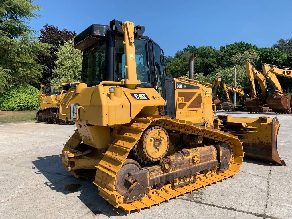 CAT D 6 N XL Buldožeri gusjeničari