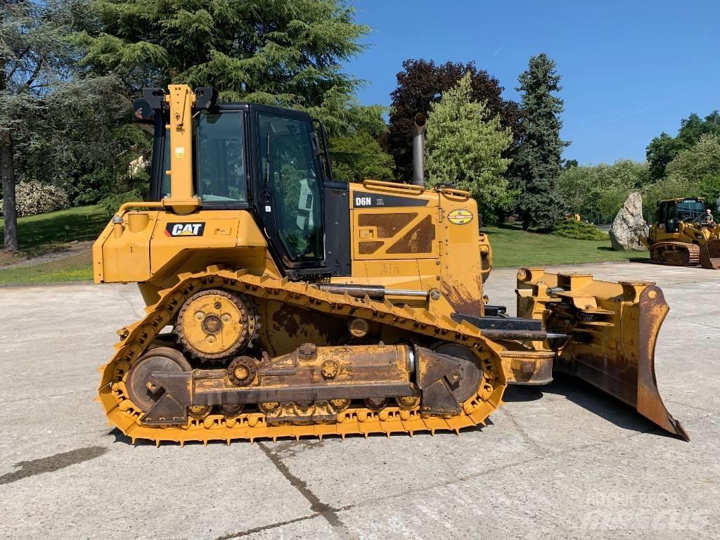 CAT D 6 N XL Buldožeri gusjeničari