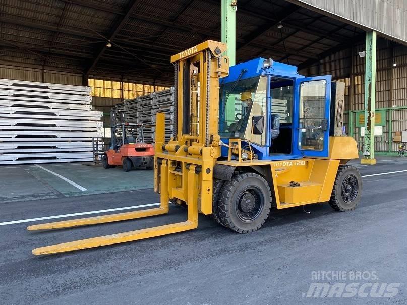 Toyota 4FD120 Dizelski viličari