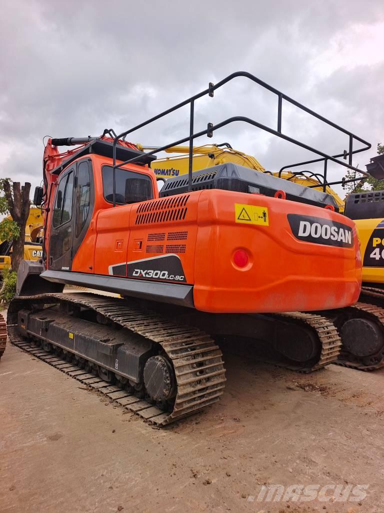 Doosan DX 300LC Bageri gusjeničari