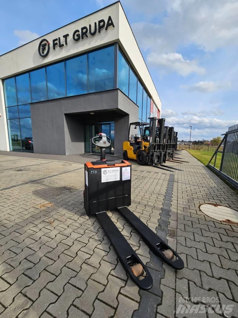 BT LWE140 Ručni električni viličar