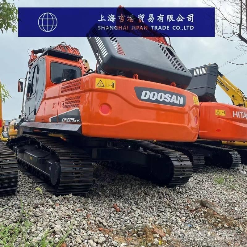 Doosan DX 225 Bageri gusjeničari