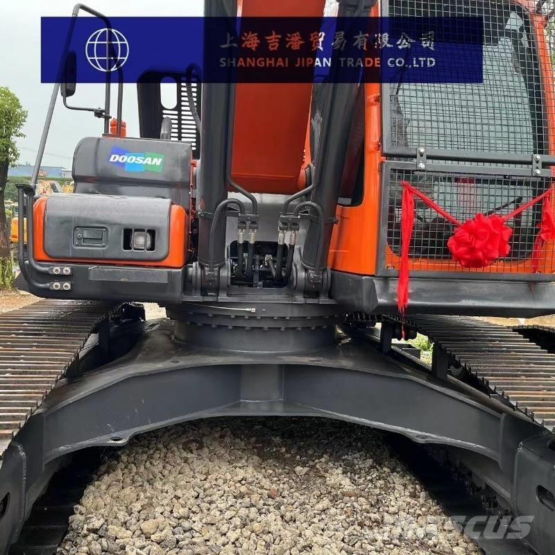 Doosan DX 225 Bageri gusjeničari