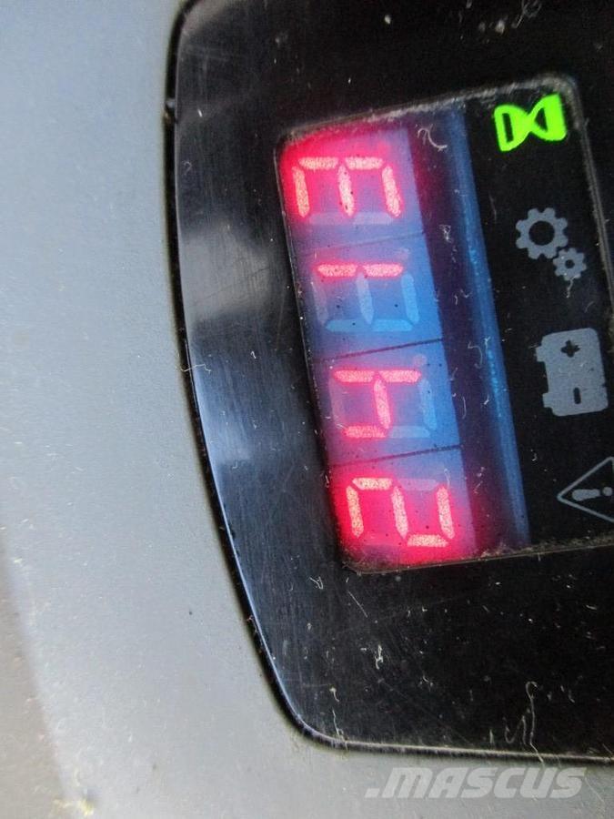 Toyota LPE250 Nisko podizni električni viličar sa platformu