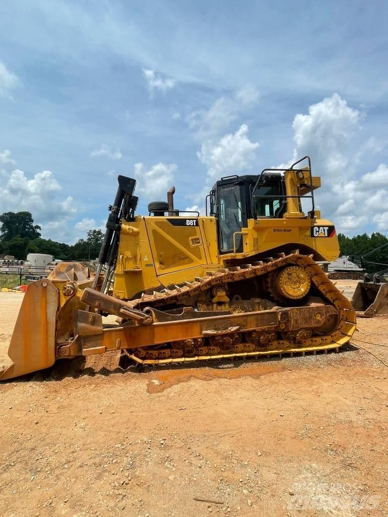 CAT D 8 T Buldožeri gusjeničari