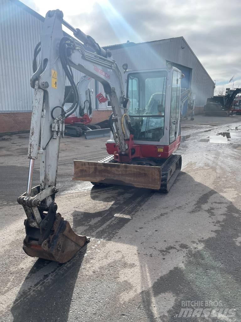 Takeuchi TB 235 Mini bageri <7t