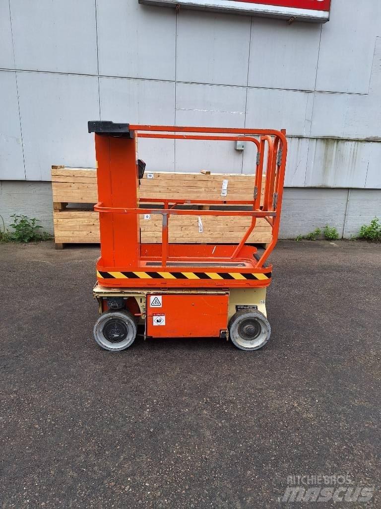 JLG 1230 ES Škaraste platforme