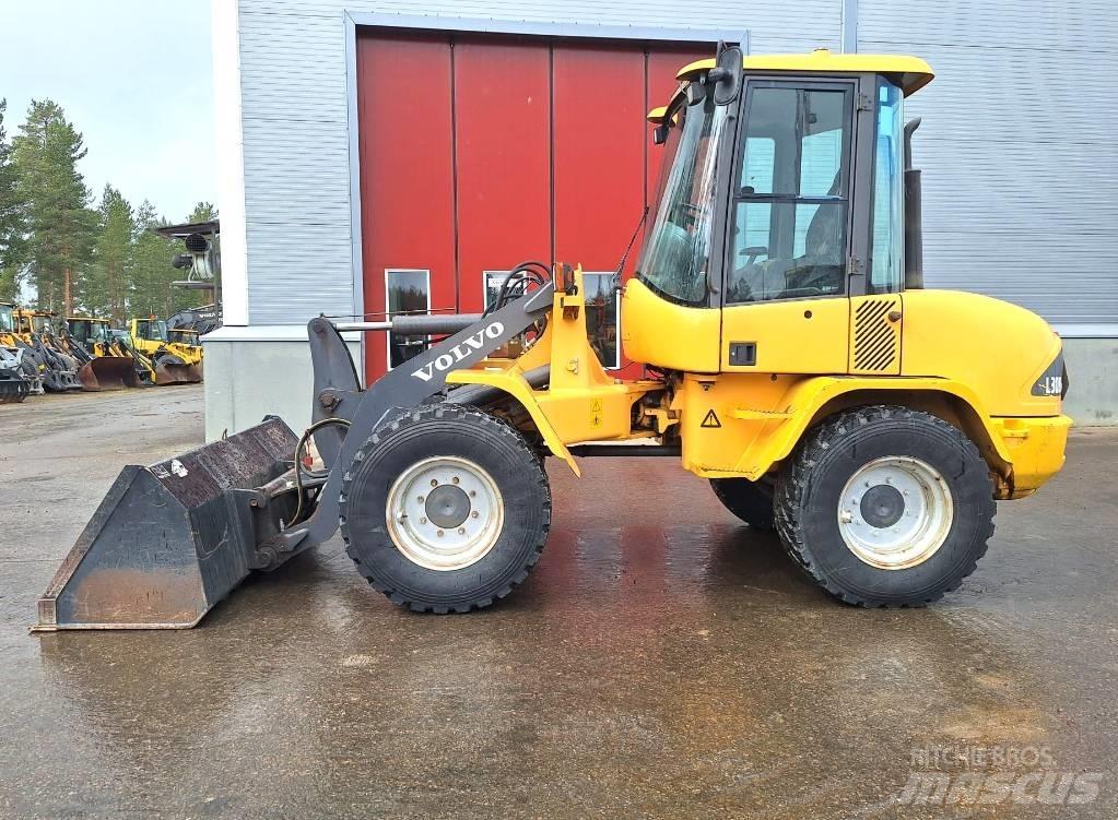 Volvo L30B AURALLA Utovarivači na kotačima