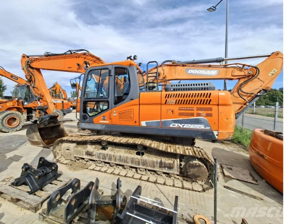 Doosan DX 225 LC-5 Bageri gusjeničari