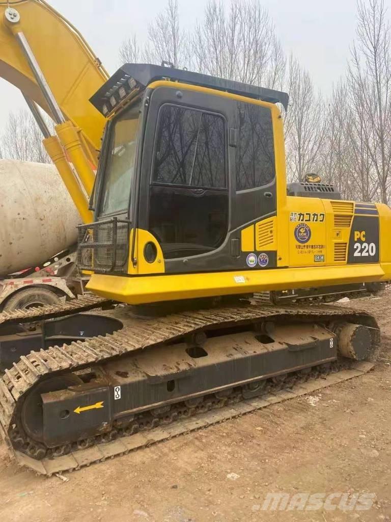 Komatsu PC 220-8 Bageri gusjeničari