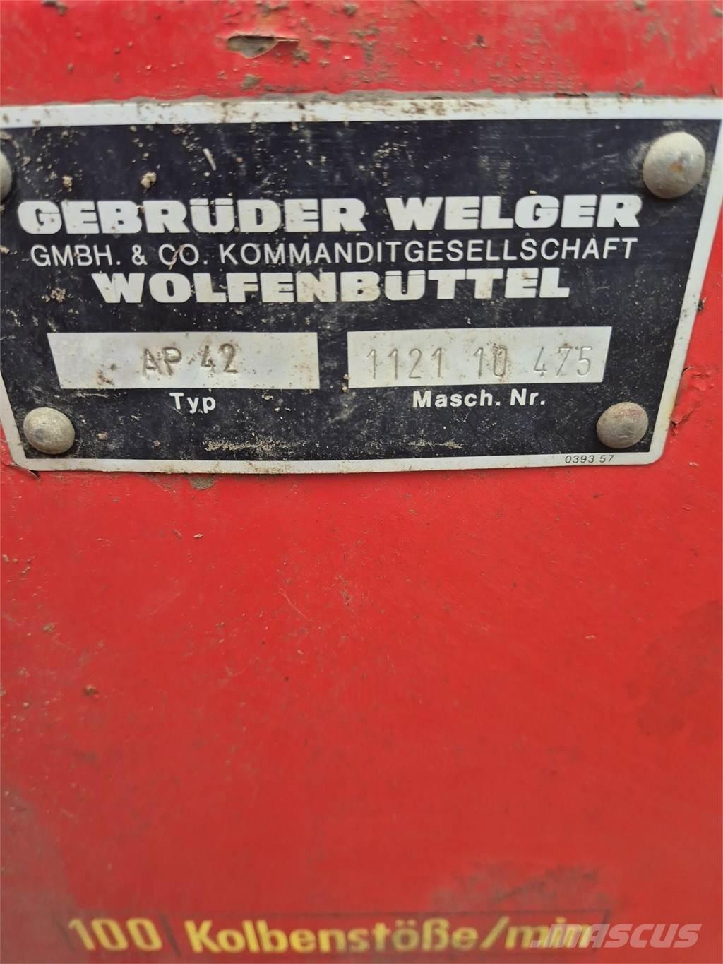 Welger AP42 Balirke za kockaste bale