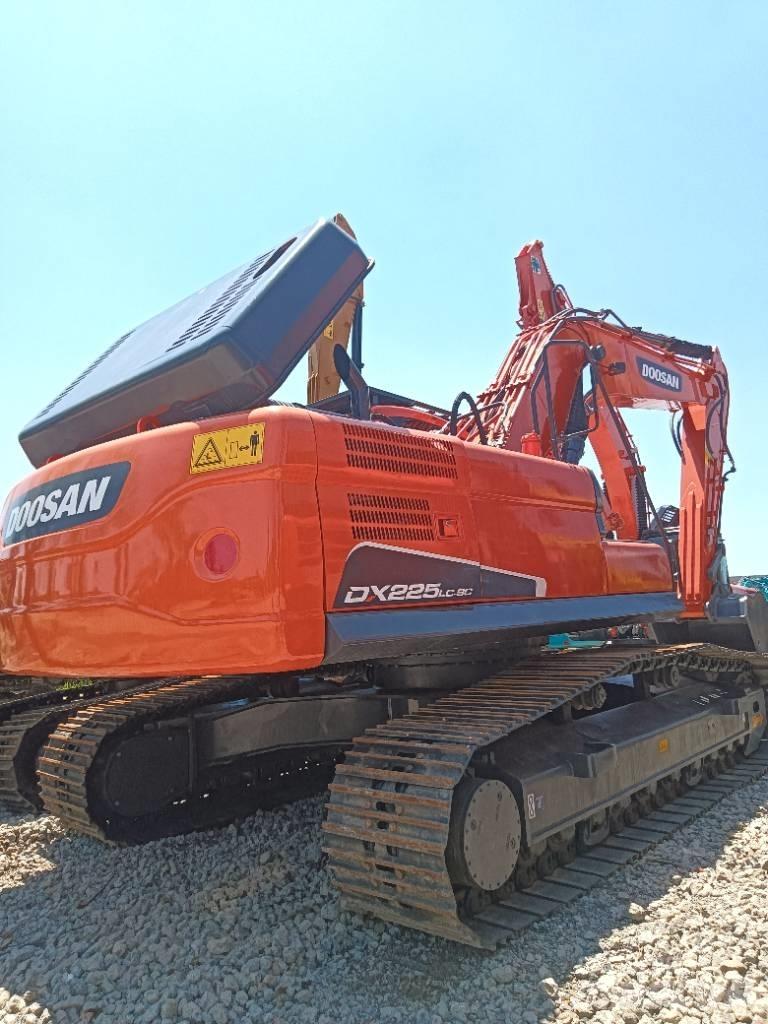 Doosan DX 225 Bageri gusjeničari