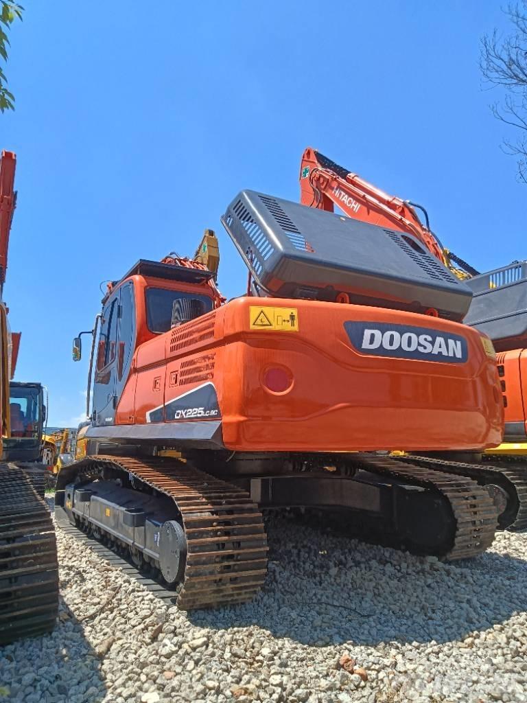 Doosan DX 225 Bageri gusjeničari