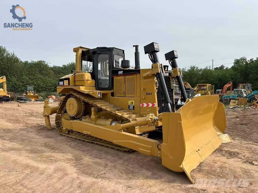 CAT D 8 R Buldožeri gusjeničari