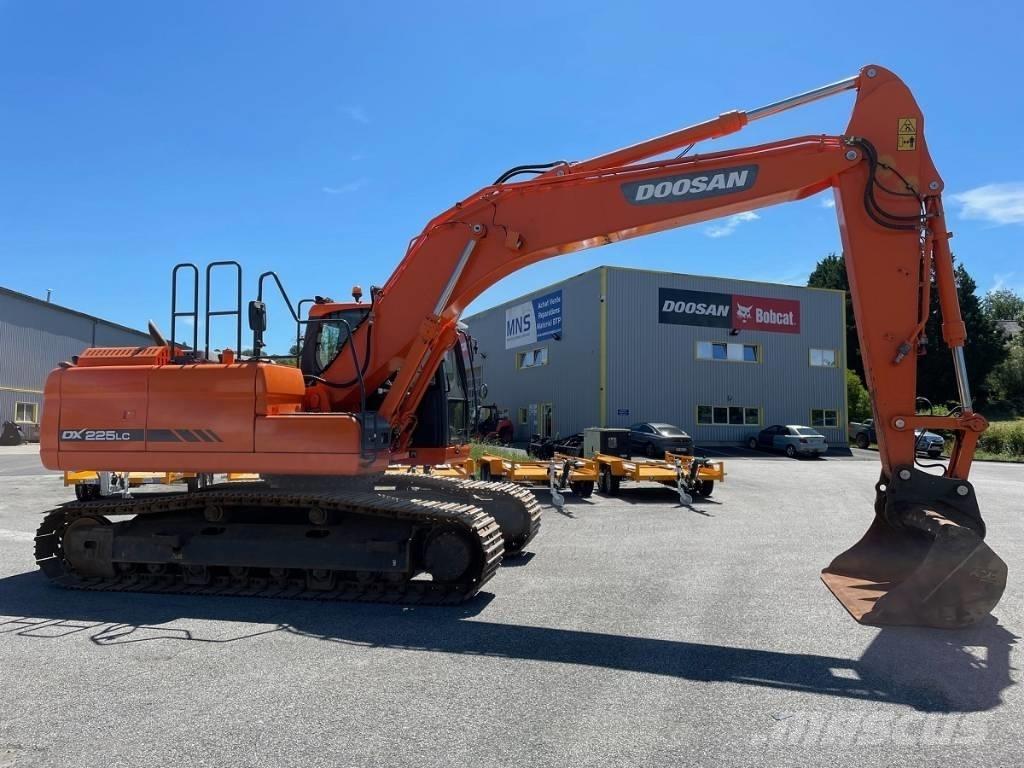 Doosan DX 225 LC-3 Bageri gusjeničari