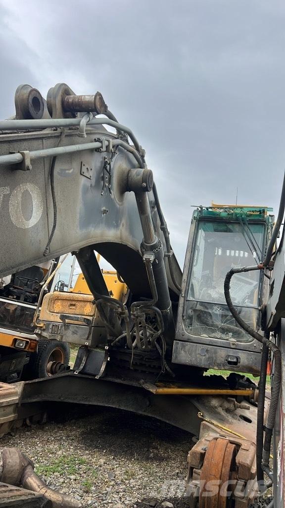 Volvo EC 360 L Kabine i unutrašnjost