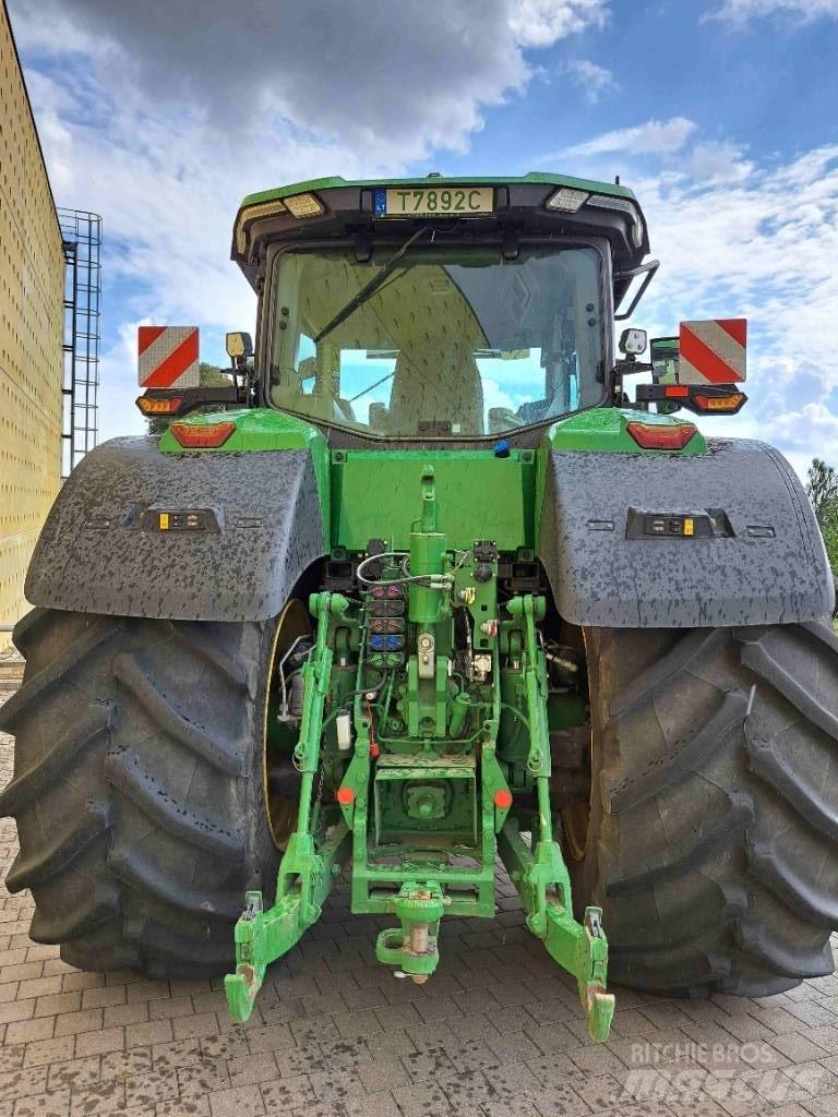 John Deere 8R410 Traktori