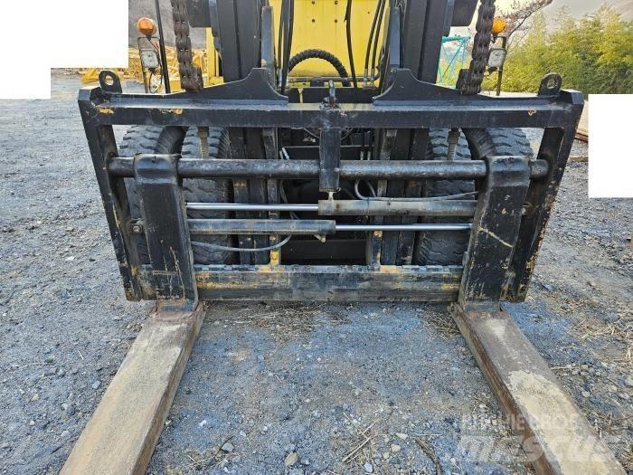 Komatsu FD 150 Viličari sa pomičnim stupom