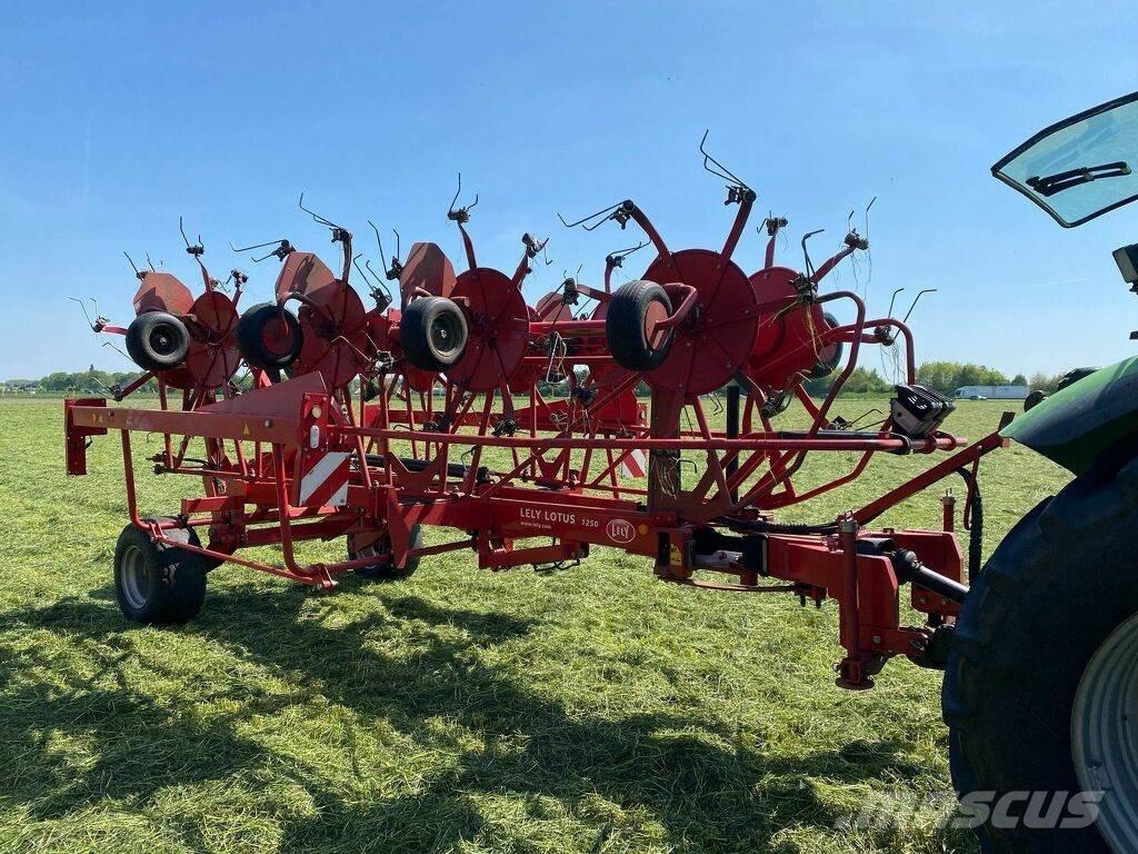 Lely 1250 Okretači i sakupljači sijena