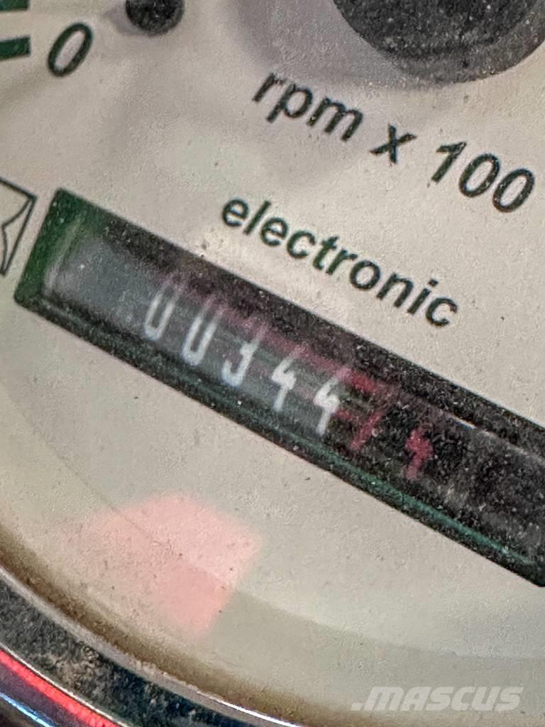 Avant 528 Višenamjenski utovarivači