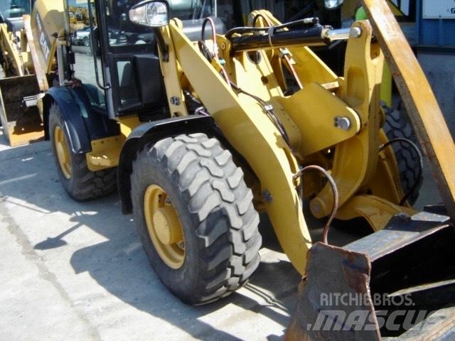 CAT 906 M Utovarivači na kotačima