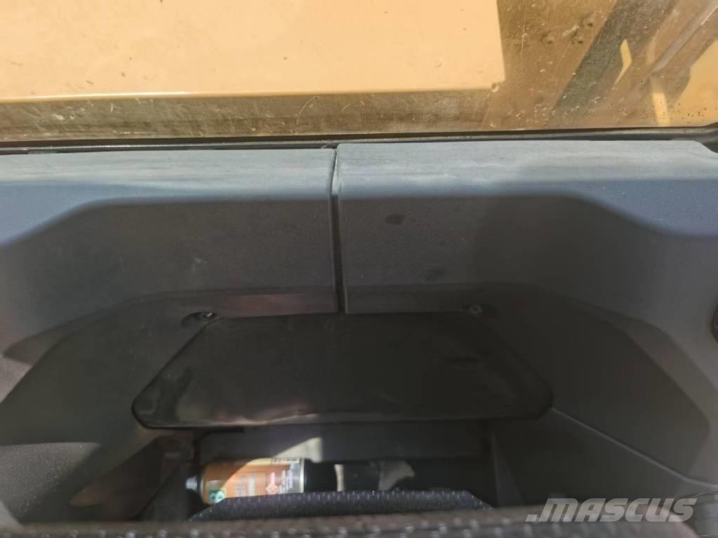 CAT 310 Bageri gusjeničari