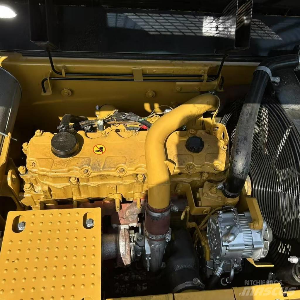 CAT 324D2L Bageri gusjeničari