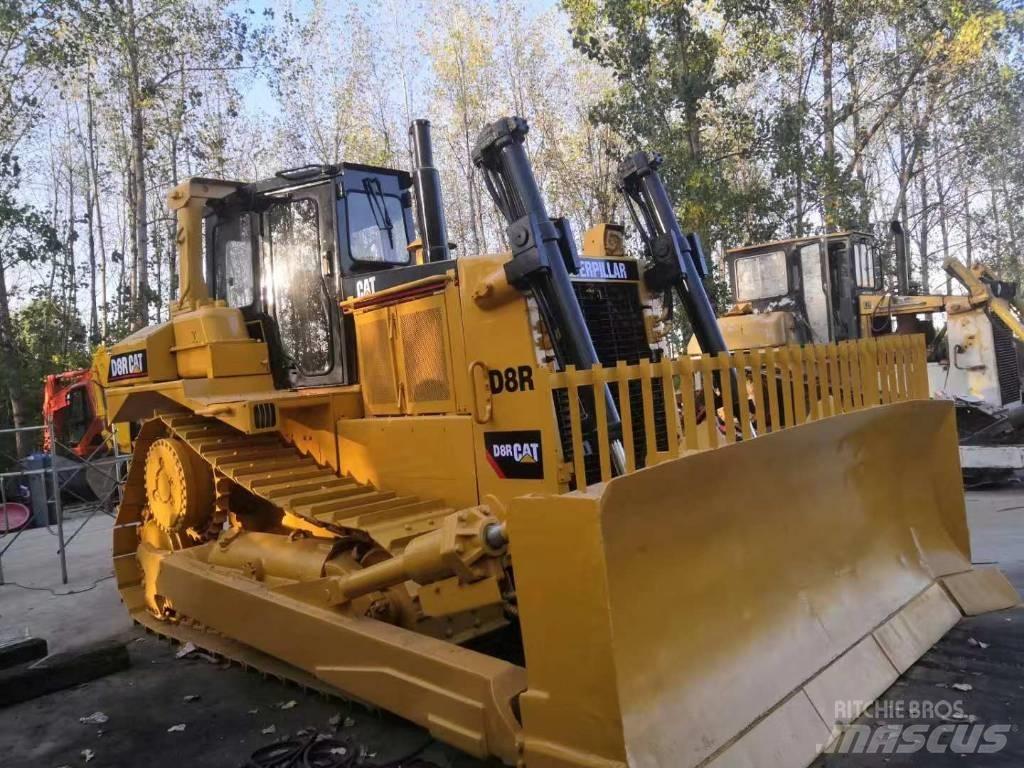 CAT D 8 R Buldožeri gusjeničari