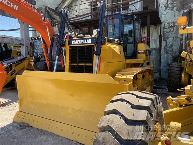 CAT D 6 G Buldožeri gusjeničari