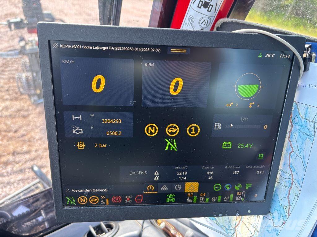 Komatsu 901XC / S82 Harversteri