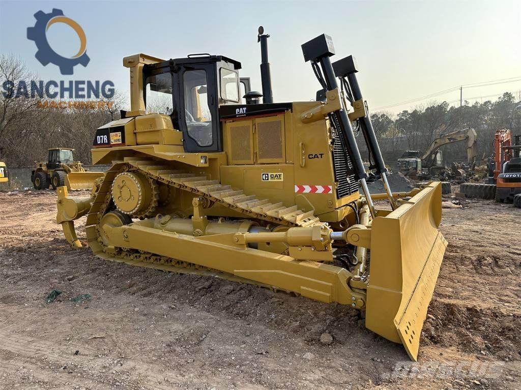 CAT D 7 R Buldožeri gusjeničari