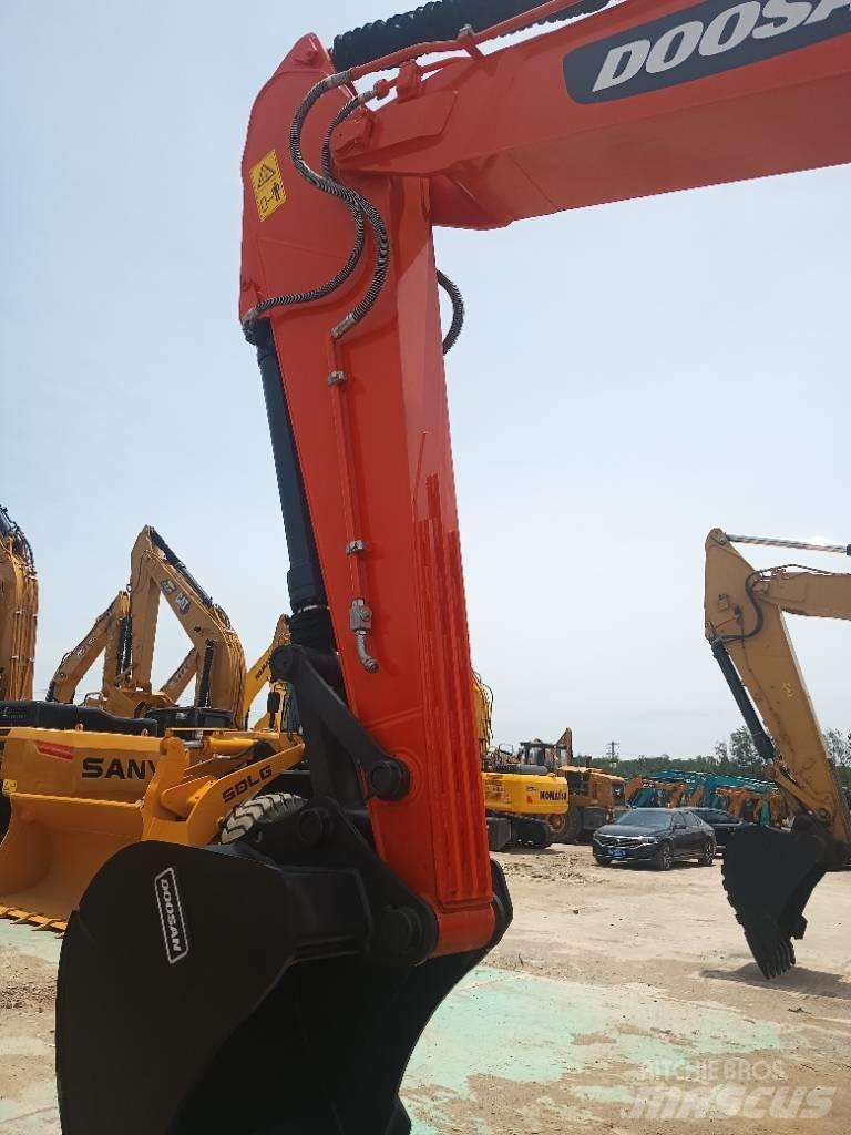 Doosan DX 225 LCA Bageri gusjeničari