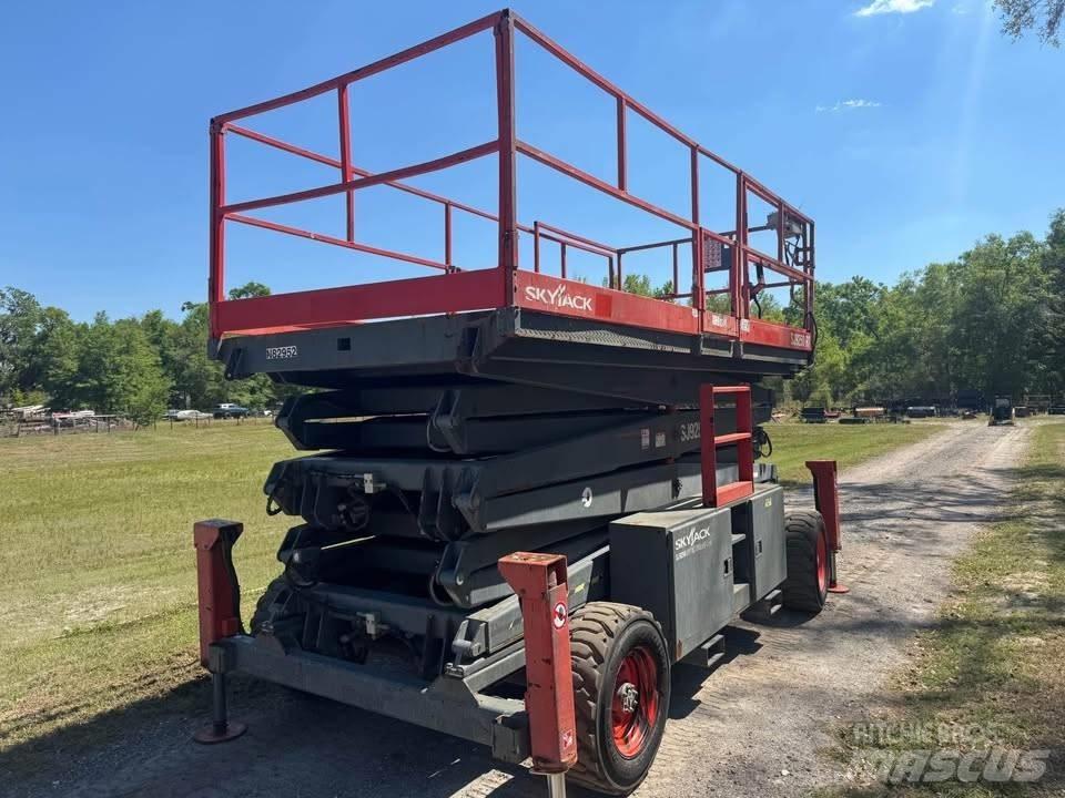 SkyJack SJ 9250 RT Škaraste platforme