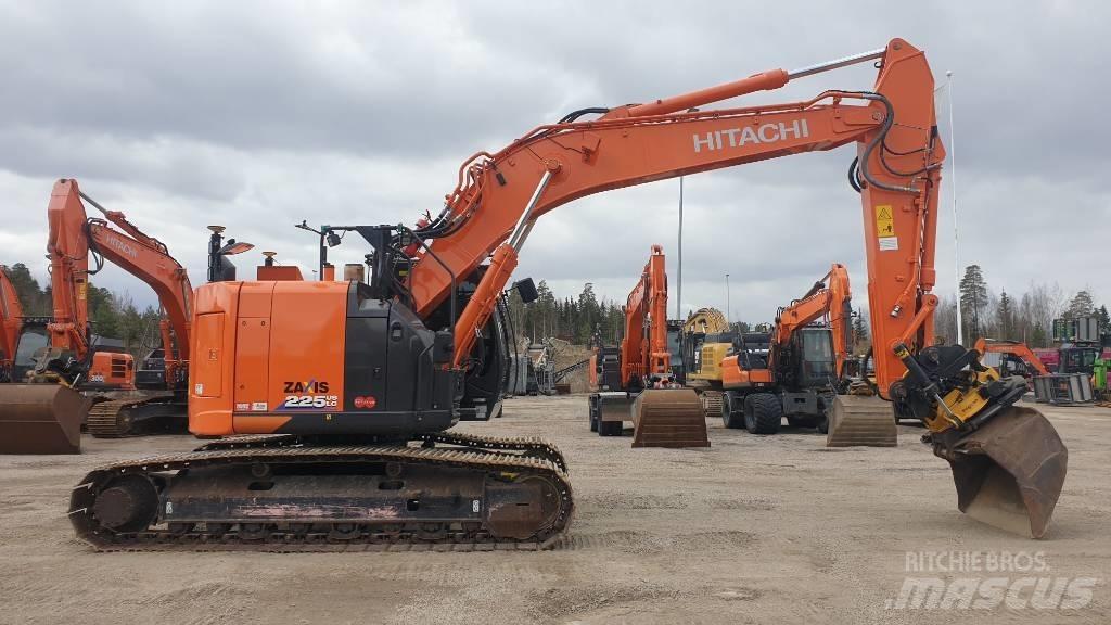 Hitachi ZX225USLC-6 Bageri gusjeničari