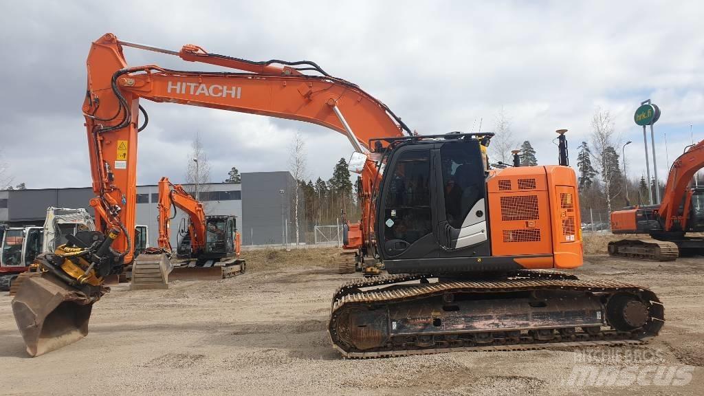 Hitachi ZX225USLC-6 Bageri gusjeničari