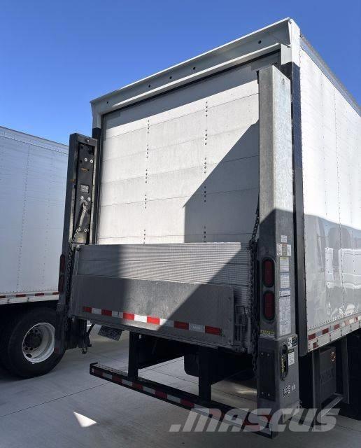 Freightliner M2 Sanduk kamioni