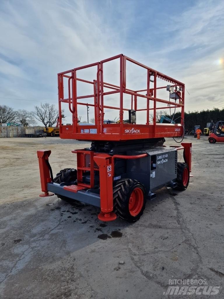 SkyJack SJ 6832 RT Škaraste platforme
