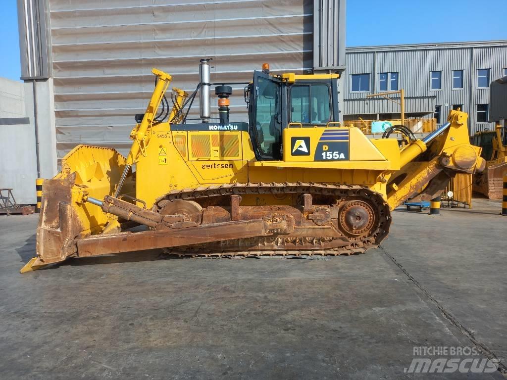 Komatsu D155A-6R Buldožeri gusjeničari