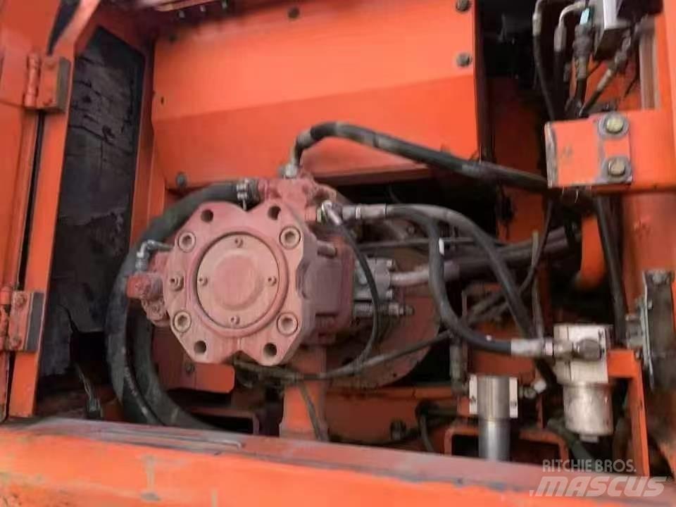 Doosan DH 210 W-7 Bageri na kotačima