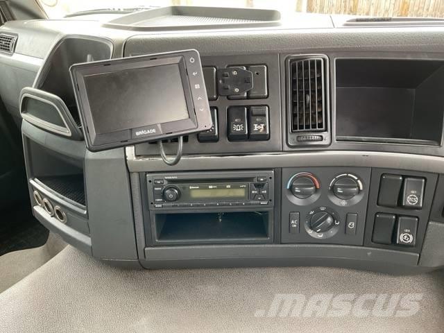 Volvo FM 380 Rol kiper kamioni s kukama za dizanje