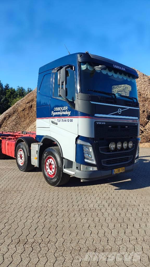 Volvo FH 500 8x4 Rol kiper kamioni s kukama za dizanje