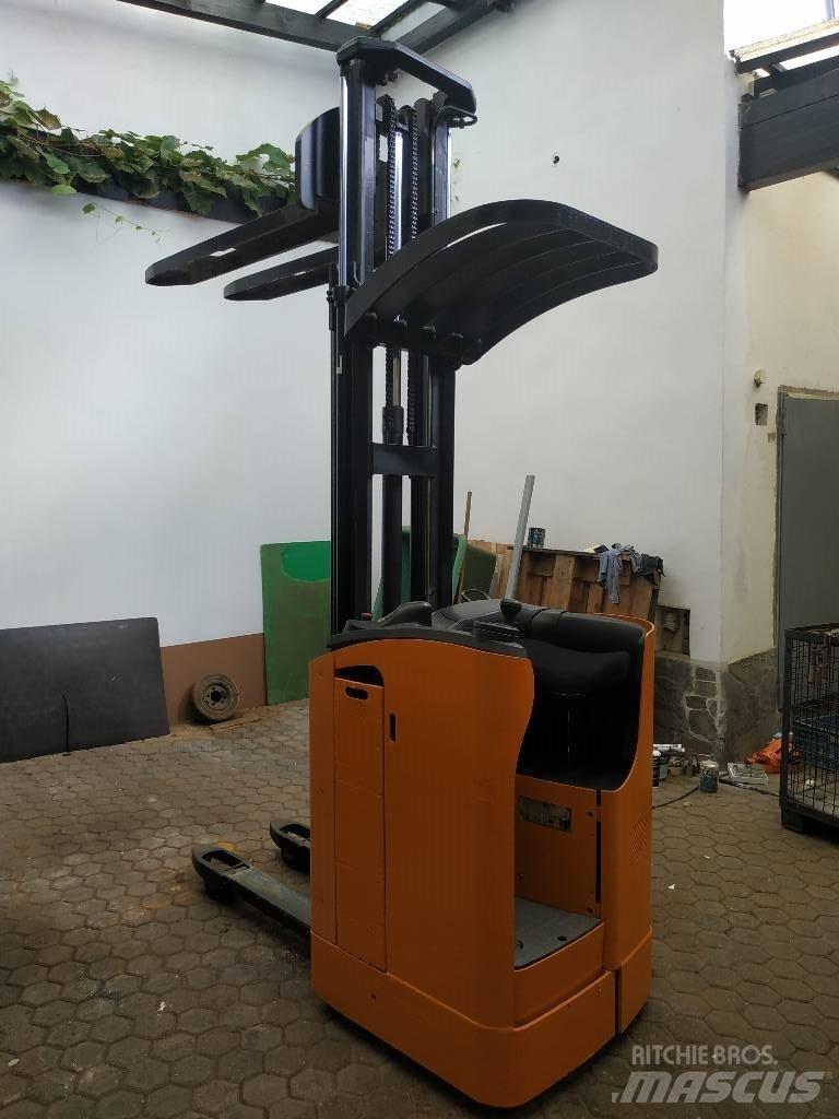 Still Aufsitzstapler Električni viličari