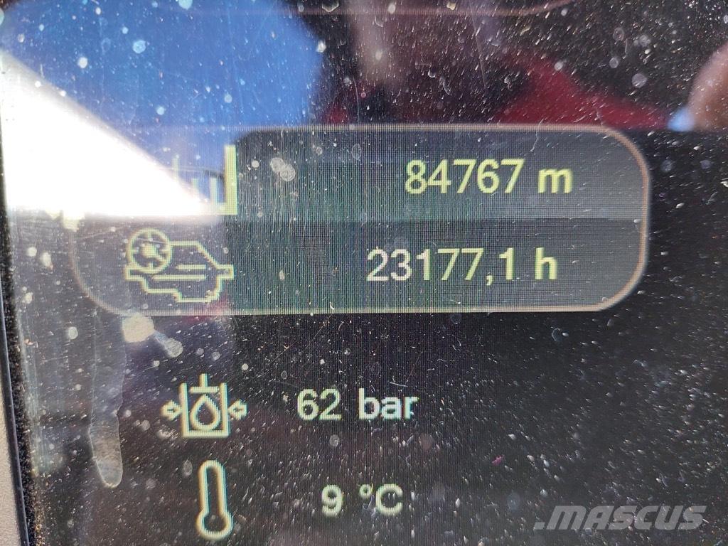 Komatsu 911 Harversteri